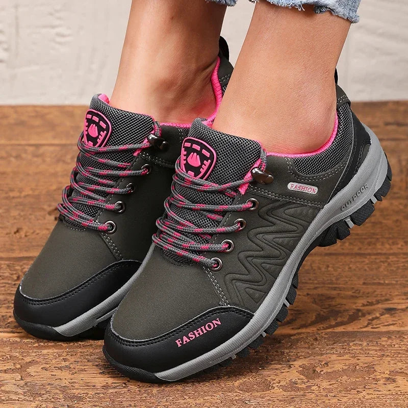 Women's Hiking Sneakers Fashionable Breathable Upper Outdoor Camping Shoes Anti Slip Flexible Female Designer Vulcanized Shoes