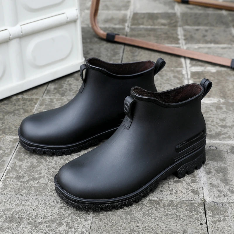 Rain Boots， for Men and Women, New Waterproof Shoes, Short Tube, Non-slip, Thick Sole, Wear-resistant, Warm Couple Camping Shoes