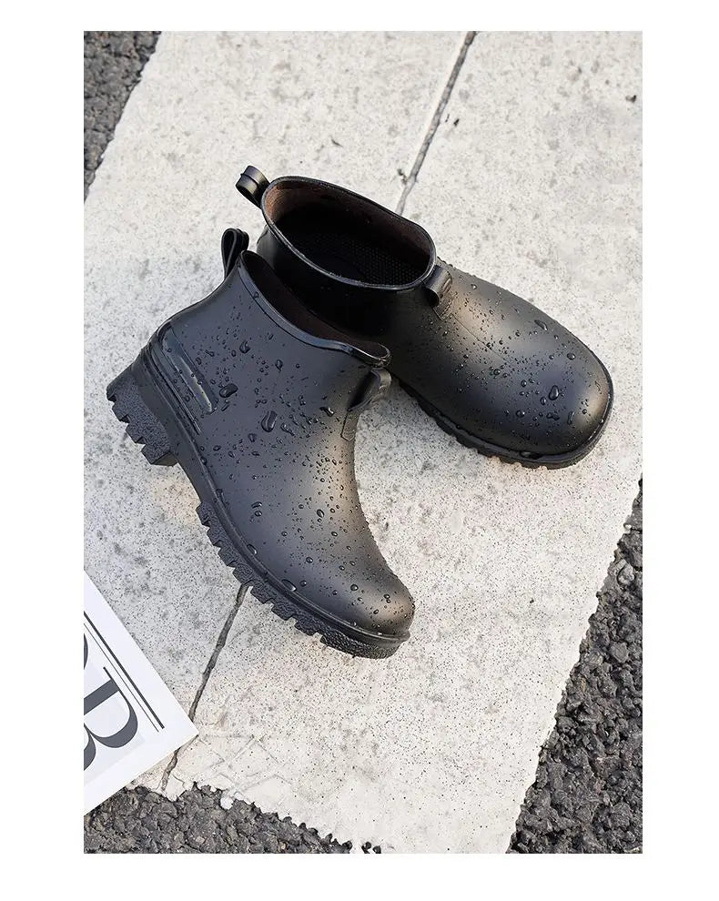 Rain Boots， for Men and Women, New Waterproof Shoes, Short Tube, Non-slip, Thick Sole, Wear-resistant, Warm Couple Camping Shoes